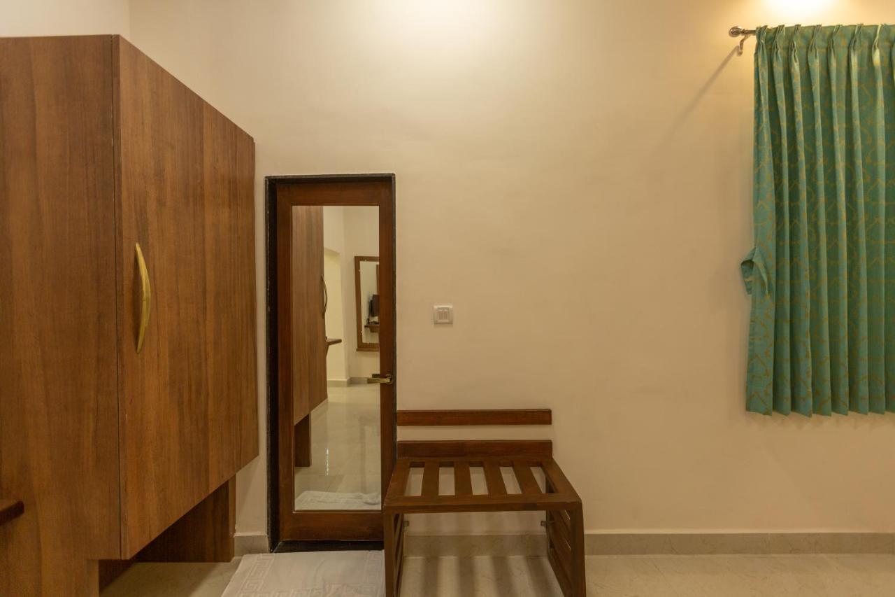 Kstdc Hotel Mayura Adilshahi Bijapur Exterior photo