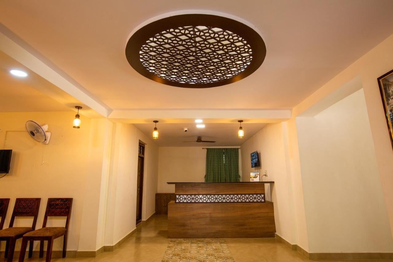 Kstdc Hotel Mayura Adilshahi Bijapur Exterior photo