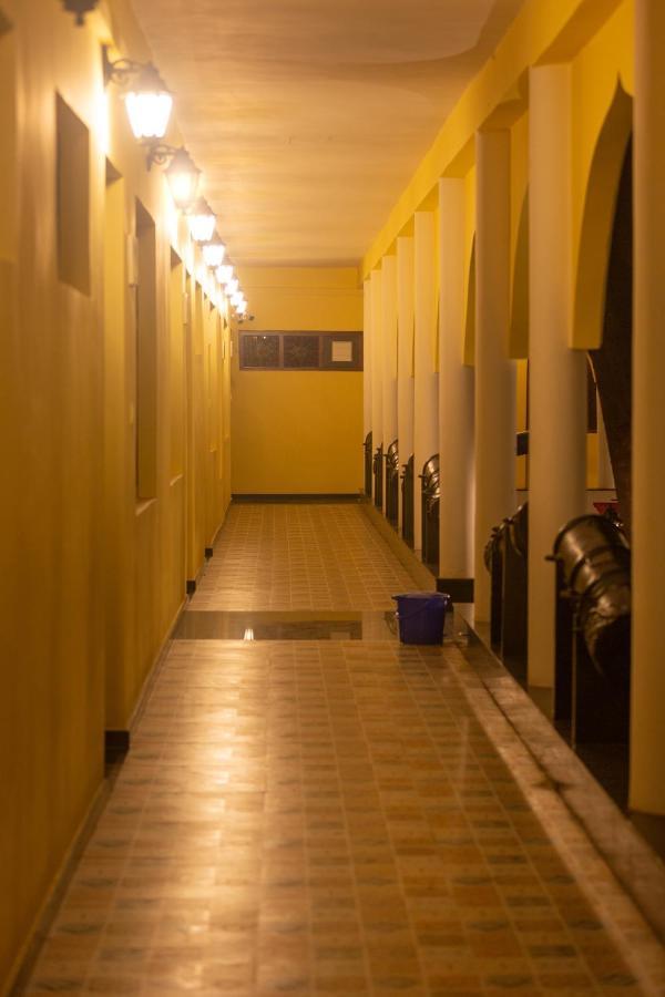 Kstdc Hotel Mayura Adilshahi Bijapur Exterior photo