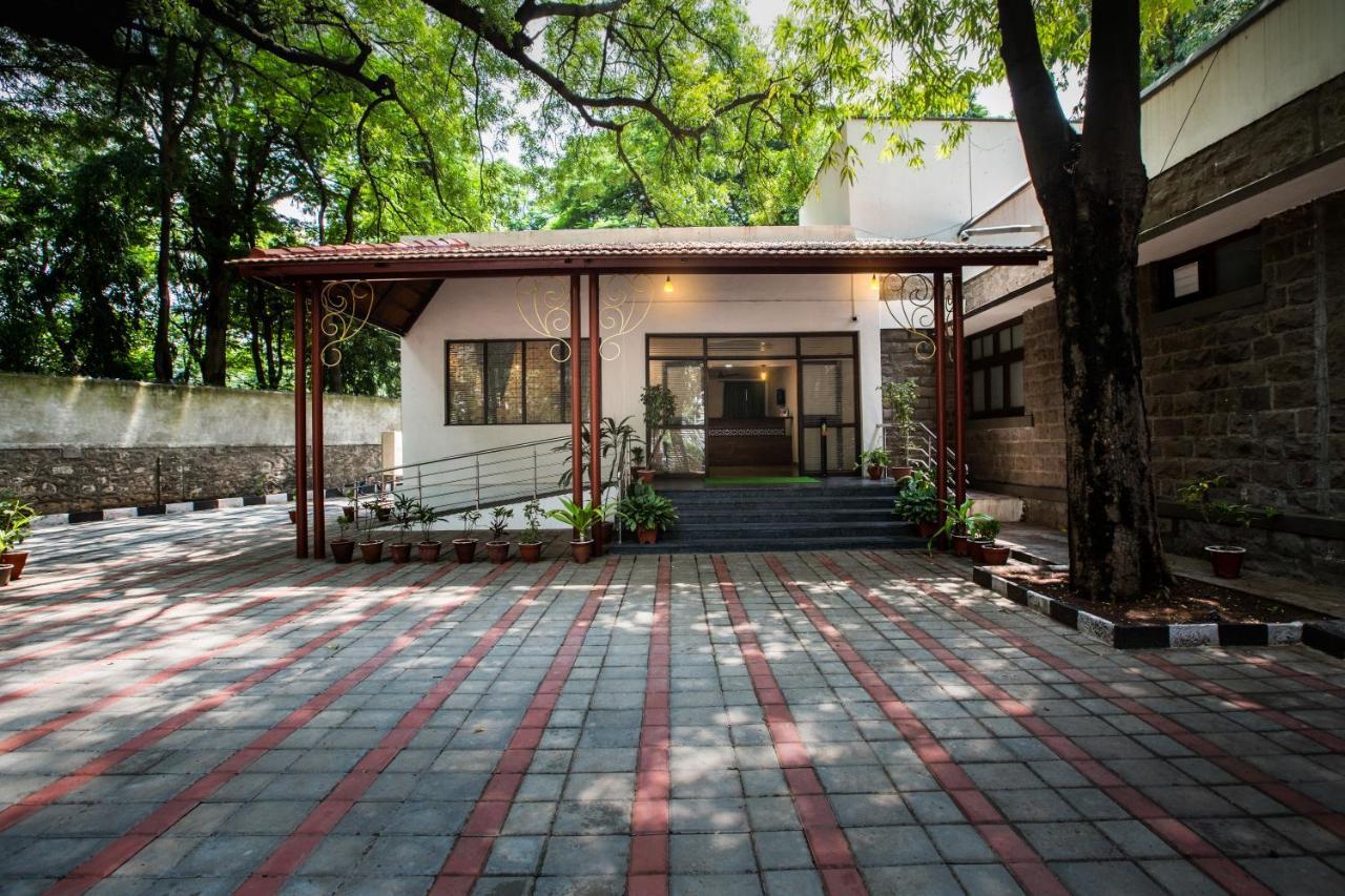Kstdc Hotel Mayura Adilshahi Bijapur Exterior photo